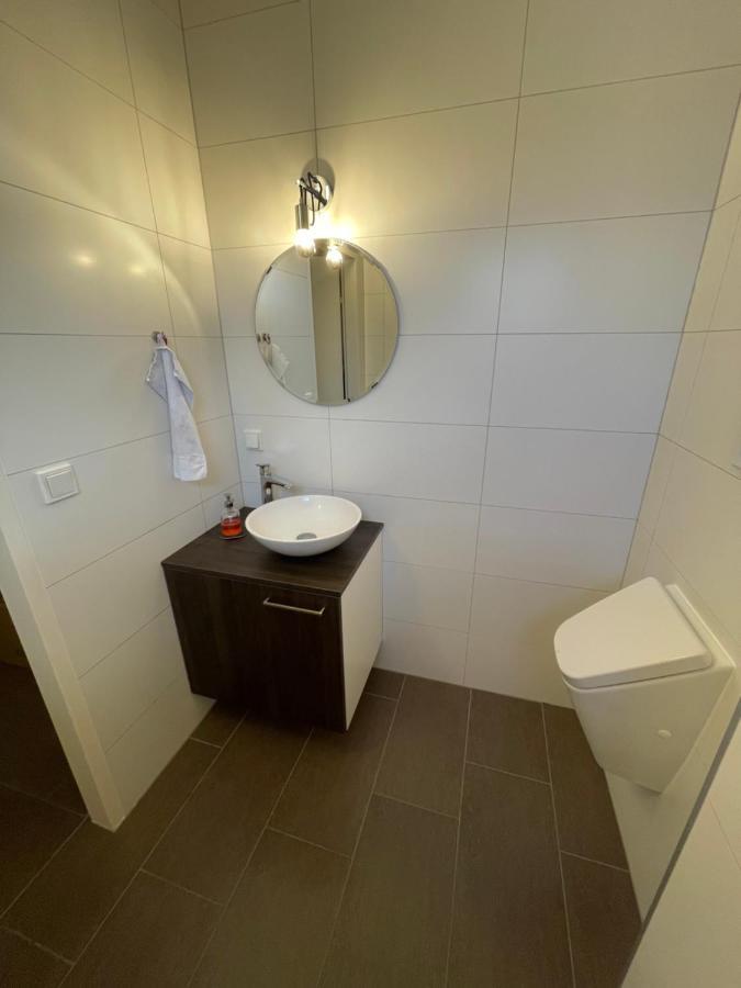 Penthouse Wohnung Am Radweg Mit Dachterasse Вайдхофен-ан-дер-Тайя Экстерьер фото